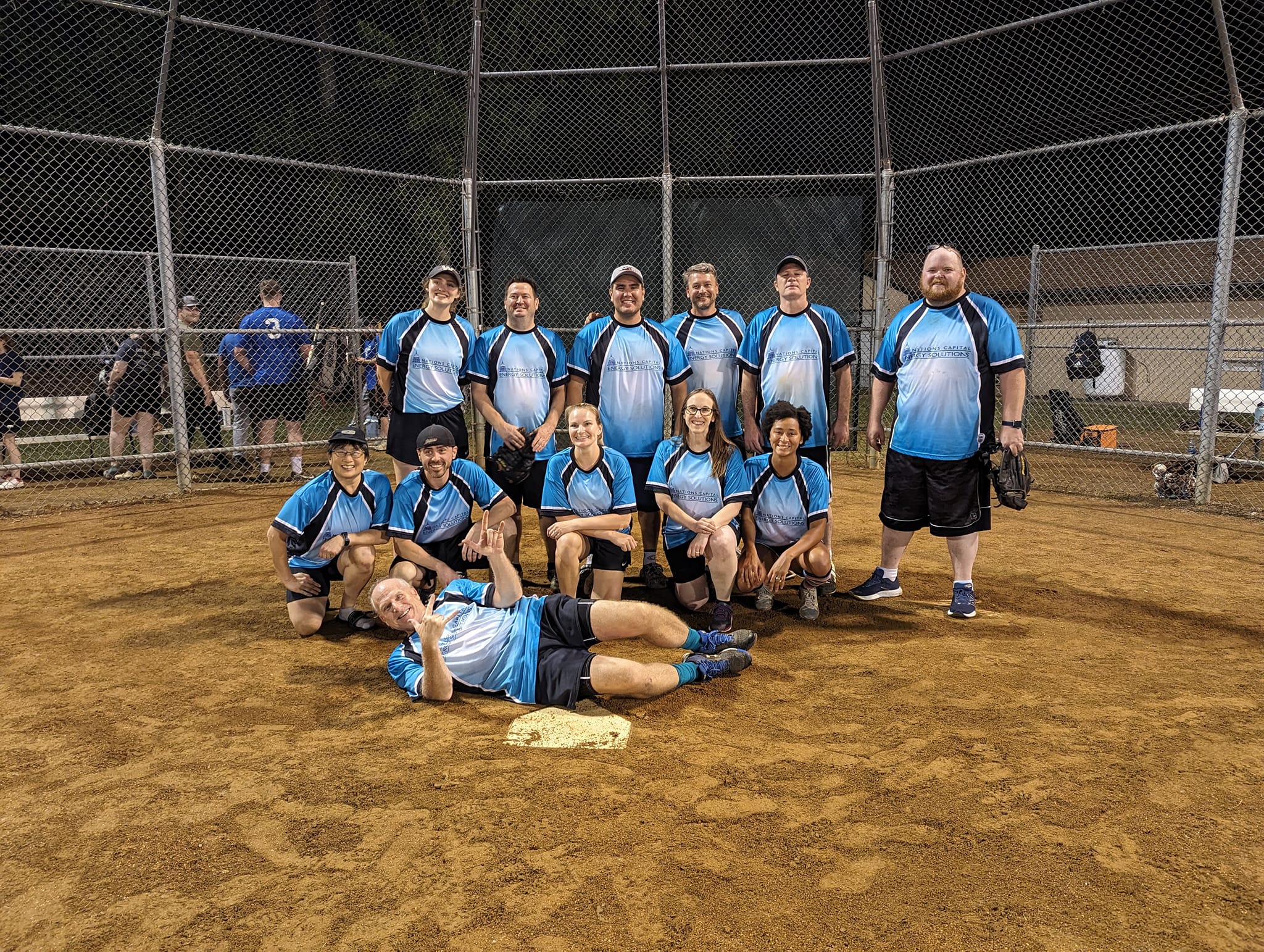 A Richmond softball team posing for a picture at a rec tournament.